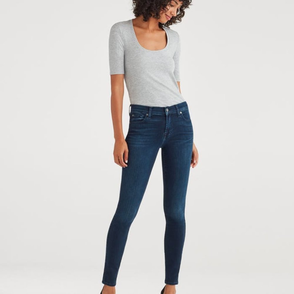 Seven for all mankind the skinny jeans. Size 27